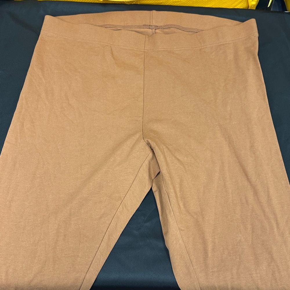 Old Navy plus size Tan Leggings size 2X new without tags